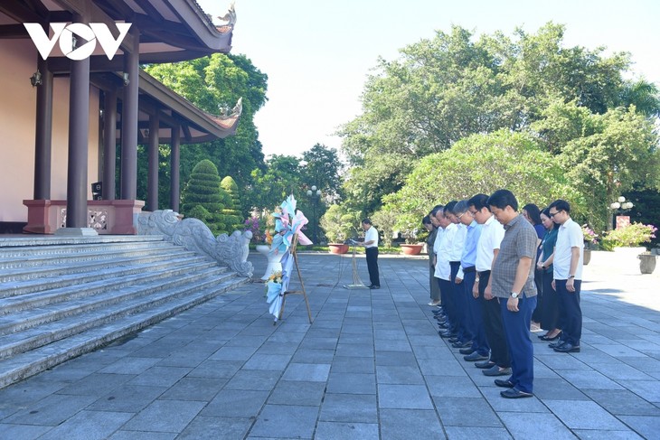 Lãnh đạo VOV dâng hương tưởng niệm Bác Hồ tại Thanh Hóa - ảnh 8