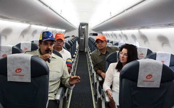 米政府、ベネズエラ大統領機の領空通過を許可  - ảnh 1