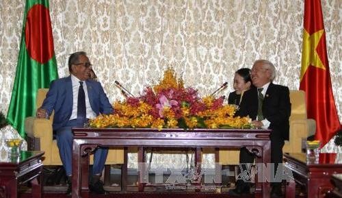 バングラデシュ大統領　ベトナム公式訪問を終える - ảnh 1