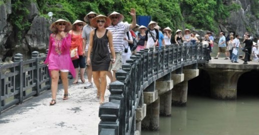 ベトナム訪問の外国人観光客、急増 - ảnh 1