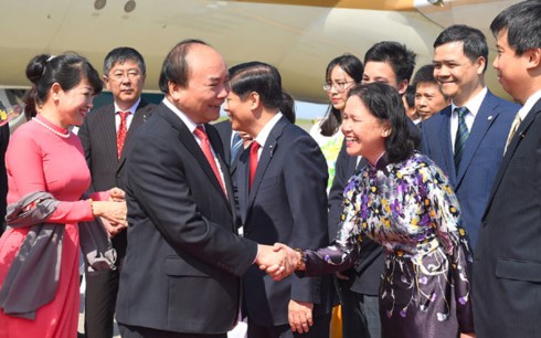 Prime Minister Nguyen Xuan Phuc arrives in Tokyo - ảnh 2