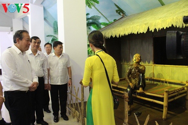 ビン副首相、クアンガイ省を訪れる - ảnh 1