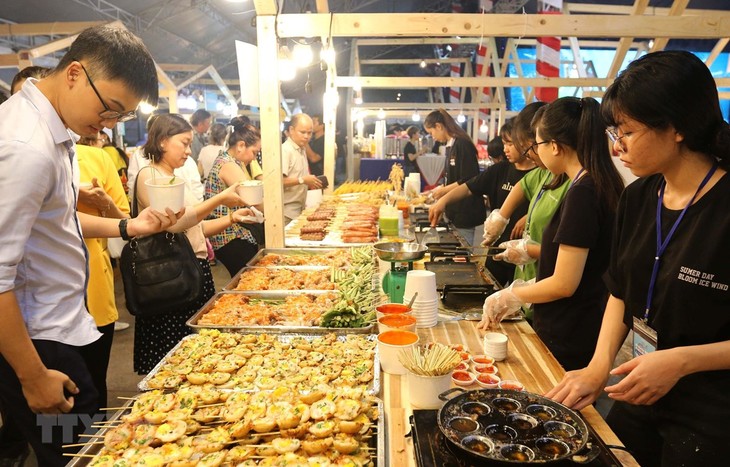 第14回世界各国の美味しい料理フェスティバルが開かれる - ảnh 1