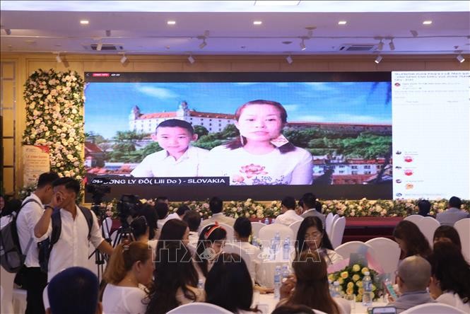 「グローバルなベトナム建国の祖フン王の子孫の表彰式2020」 - ảnh 1