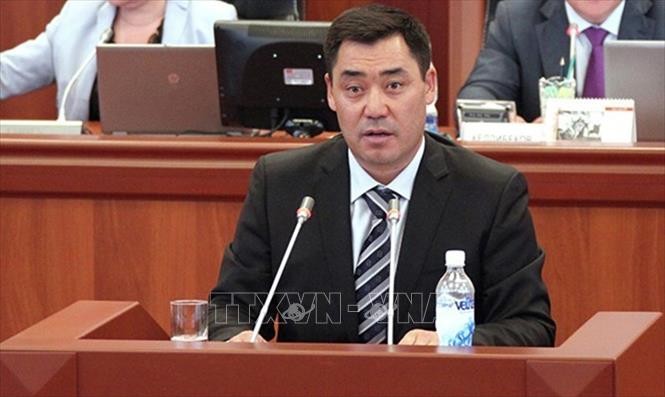 キルギス議会、新首相にジャパロフ氏を選出 大統領は辞任へ - ảnh 1