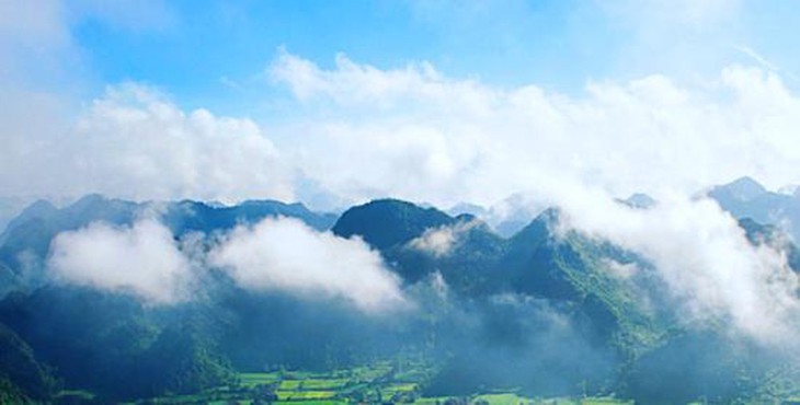 雲に覆われた土地ルンバン村 - ảnh 1