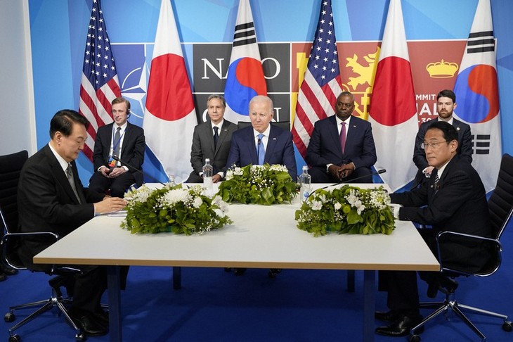 日米韓首脳会談 3か国の安全保障協力 推進する方針で一致 - ảnh 1