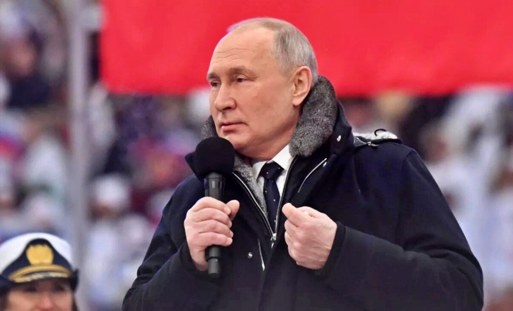 プーチン大統領 大規模集会で結束呼びかけ あすで侵攻から1年 - ảnh 1