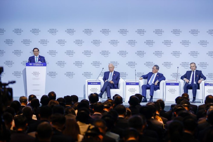 チン首相、WEF年次総会と中国実務訪問を終えた - ảnh 1