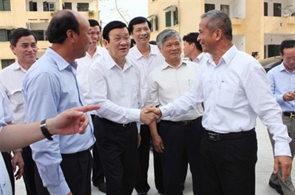 Presiden Truong Tan Sang melakukan kunjungan kerja di provinsi Quang Ninh. - ảnh 1