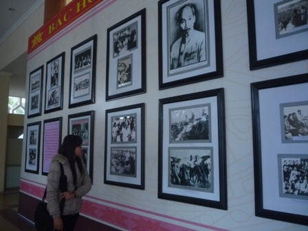 Banyak aktivitas praksis berkiblat ke Peringatan Ultah ke-122 Hari Lahir Presiden Ho Chi Minh  - ảnh 2