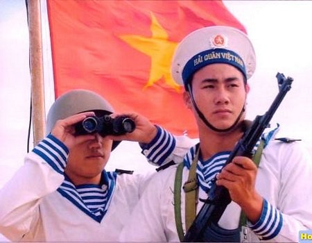 Vietnamese in Algeria support Truong Sa soldiers - ảnh 1
