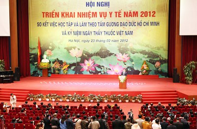 阮晋勇出席越南卫生部2012年任务部署会议 - ảnh 1