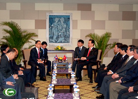 阮晋勇会见老挝总理通辛.塔玛冯 - ảnh 1