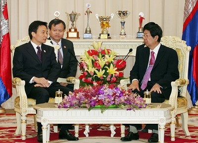 武德担部长会见柬埔寨副首相索安 - ảnh 1
