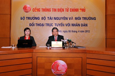 越南资源环境部长阮明光与网民进行在线对话 - ảnh 1