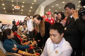 越南各地举行全民志愿献血日活动 - ảnh 1