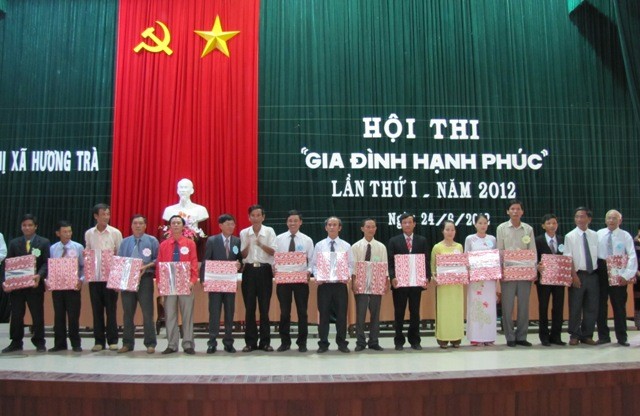 2012越南家庭日开幕 - ảnh 1