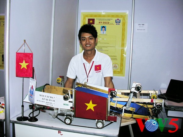 越南在2012年第八届国际青少年发明比赛及展览上获得两枚铜牌 - ảnh 1