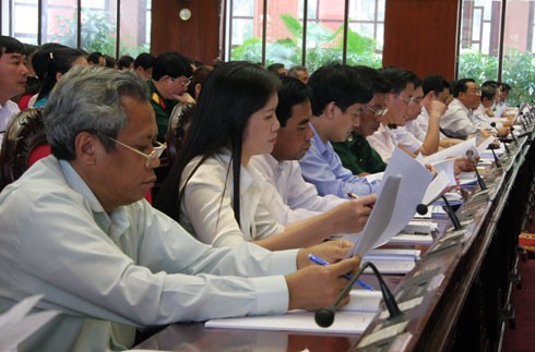 越南13届国会4次会议讨论任职人员信任投票问题 - ảnh 1