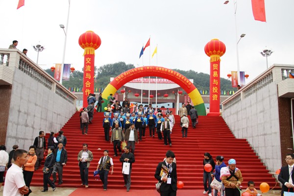 越南老街省与中国云南省就2012年合作情况举行会谈 - ảnh 1