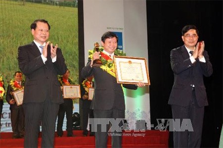 60人获得2012年农业创新“金稻奖” - ảnh 1