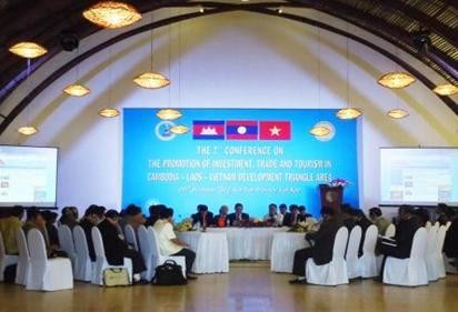 越老柬发展三角区会议相关会议在昆嵩省举行 - ảnh 1