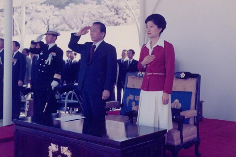 韩国首任女总统面临的挑战 - ảnh 3
