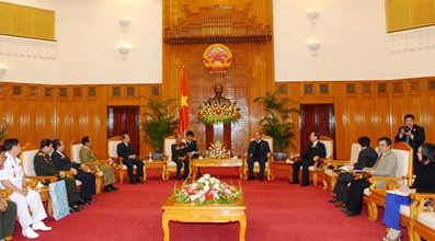 阮春福会见老挝、柬埔寨退伍老兵代表团 - ảnh 1