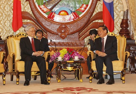 老挝人民革命党中央总书记、国家主席朱马利圆满结束对越南的访问 - ảnh 1