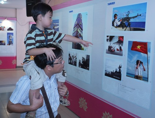 “《青年报》与长沙”摄影展在胡志明市举行 - ảnh 1