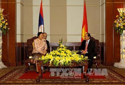 老挝国会主席巴妮访问胡志明市和前江省 - ảnh 1