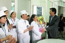 越南驻俄医药协会举行越南医生节纪念仪式 - ảnh 1