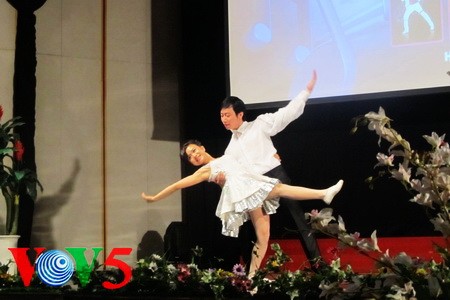 本台举行青年歌唱比赛，纪念胡志明共青团成立82周年 - ảnh 4