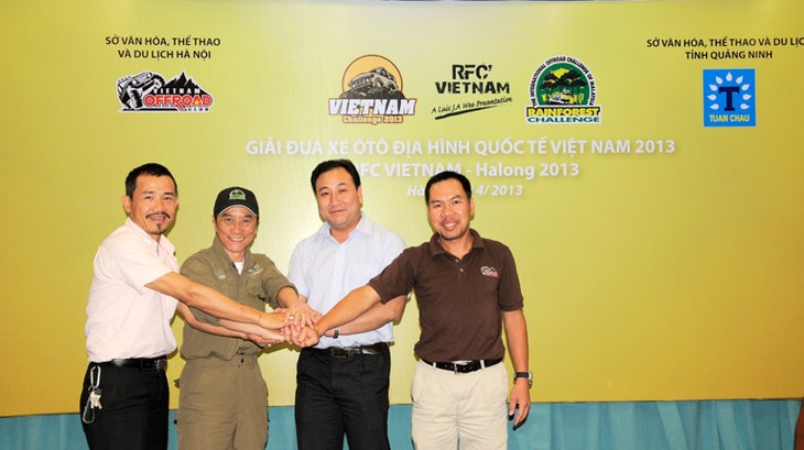 越南首次承办国际汽车越野赛 - ảnh 1