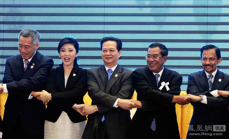 阮晋勇出席在文莱举行的第22届东盟峰会 - ảnh 1