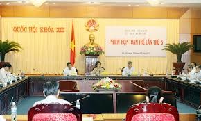 越南国会经济委员会举行第八次全体会议 - ảnh 1