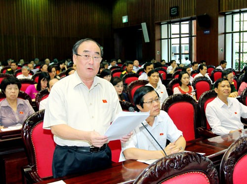 越南国会讨论《就业法》草案 - ảnh 1