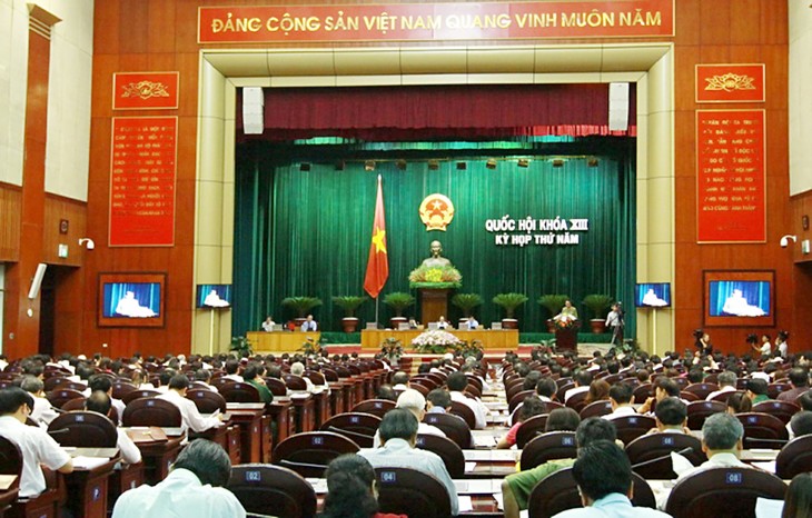 越南13届国会5次会议正式闭幕 - ảnh 1