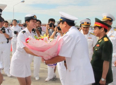越南海军编队官兵访问中国南海舰队 - ảnh 1
