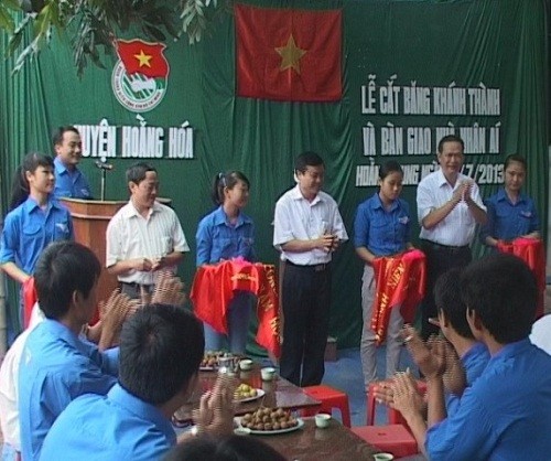 越南各地举行多项活动纪念7.27荣军烈士节  - ảnh 1