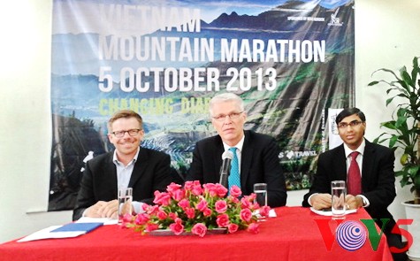 丹麦驻越南大使馆在越南举办山地马拉松比赛 - ảnh 1
