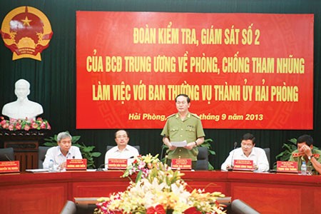 越南公安部部长陈大光视察海防市反腐败工作 - ảnh 1
