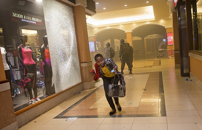 肯尼亚内罗毕发生袭击事件，至少20人死亡 - ảnh 1