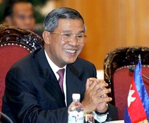 柬埔寨新首相承诺为国家和人民服务 - ảnh 1