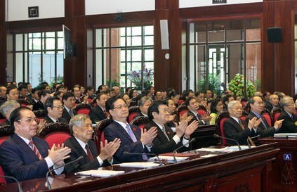 越南13届国会6次会议听取《1992年宪法》修正草案12项内容的说明报告 - ảnh 2