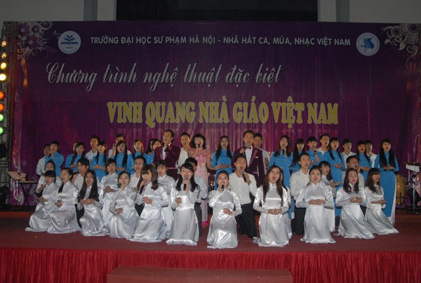 长沙岛县和全国各地纷纷举行11.20越南教师节庆祝活动 - ảnh 8