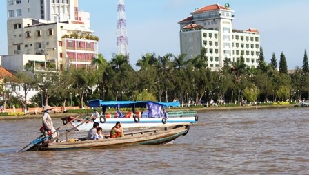 越南13届国会6次会议讨论《水路交通法修正案（草案）》 - ảnh 1