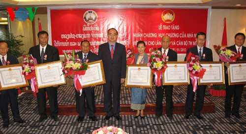 越南祖国阵线中央委员会代表团访问老挝 - ảnh 1