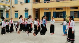 越南教育培训部对极少数民族教育发展提案实施3年情况进行总结 - ảnh 1